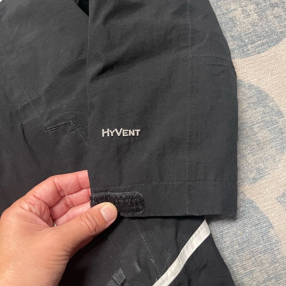 The North Face youth ski jacket - Picture 5 of 9